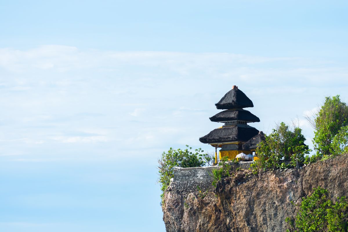 uluwatu temple in indonesia